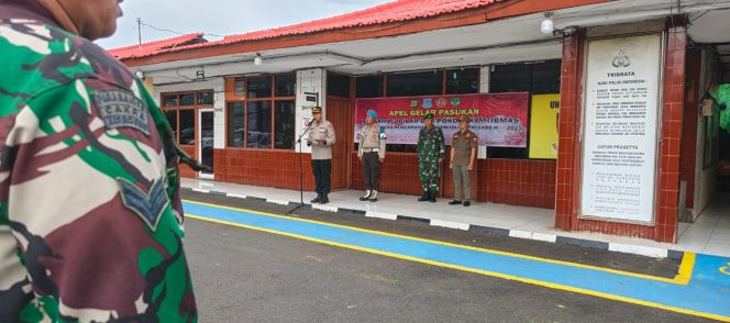 
					Apel Gelar Pasukan di Polsek Ciputat Timur untuk Pengamanan Malam Idul Fitri 1446 H