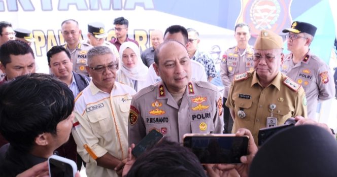 
					Dukung Program Asta Cita Pemerintah, Kapolda Kalbar Laksanakan Ground Breaking Serentak Perumahan Bersubsidi Polri