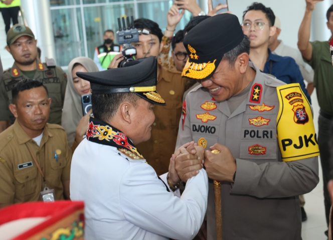
					Perkuat Sinergitas, Kapolda Kalteng Sambut Kedatangan Gubernur dan Wakil Gubernur Terpilih di Bumi Tambun Bungai
