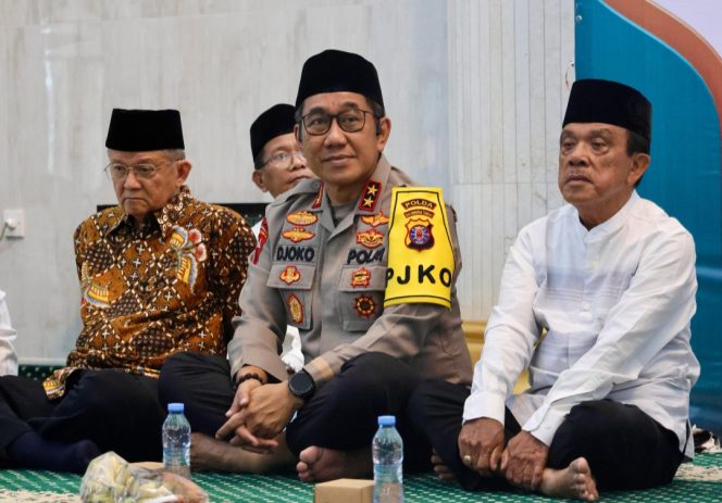 
					Pererat Silaturahmi, Kapolda Kalteng Hadiri Pengajian Ramadan dan Buka Puasa Bersama Keluarga Besar Muhammadiyah Kalteng
