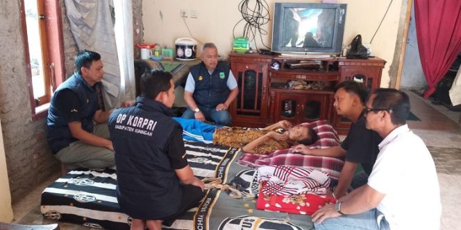
					Sakit Tumor Rahang Halim Pensiunan PNS di Randobawailir Dirujuk ke RSUD Linggarjati Dalam Aksi KORPRI Peduli