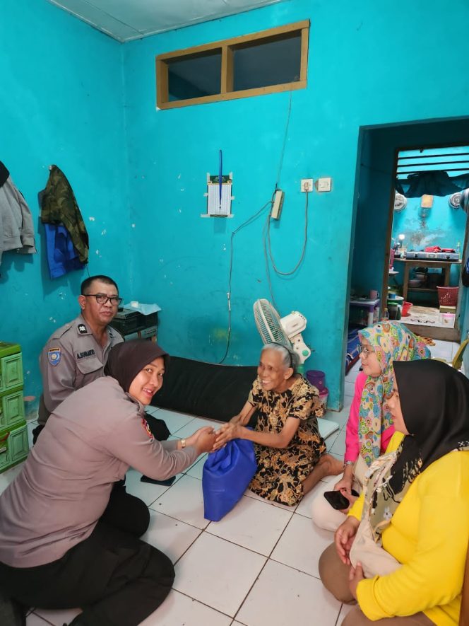 
					Polsek Ciputat Timur Sambangi Korban Dugaan Pelecehan Seksual Anak di Serua