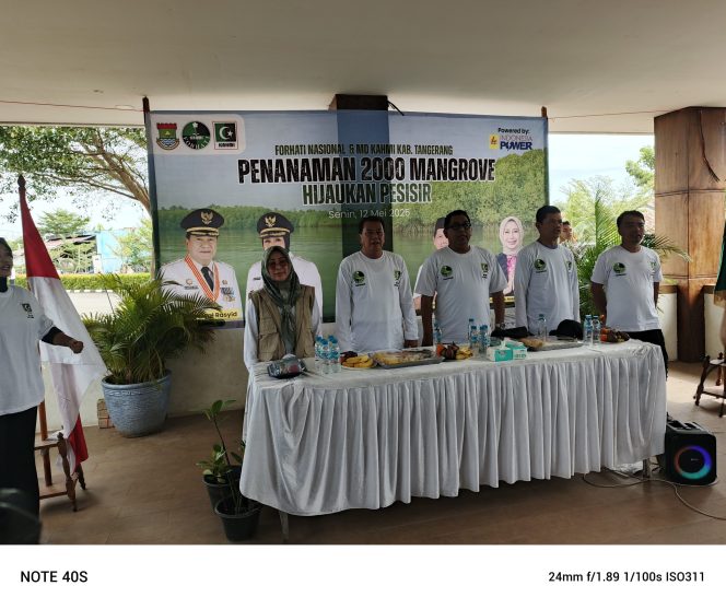 
					Babinsa Sertu Ahyani Dampingi Penanaman 2.000 Mangrove Peringati Hari Bumi 2025