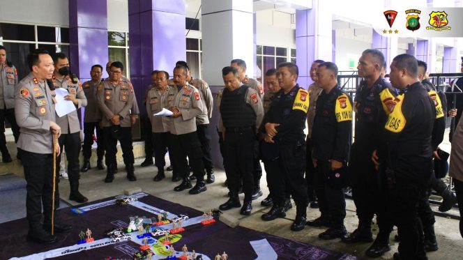 
					Brimob Polda Metro Jaya Amankan Laga Persita vs Persib di Indomilk Arena, Situasi Kondusif dan Terkendali