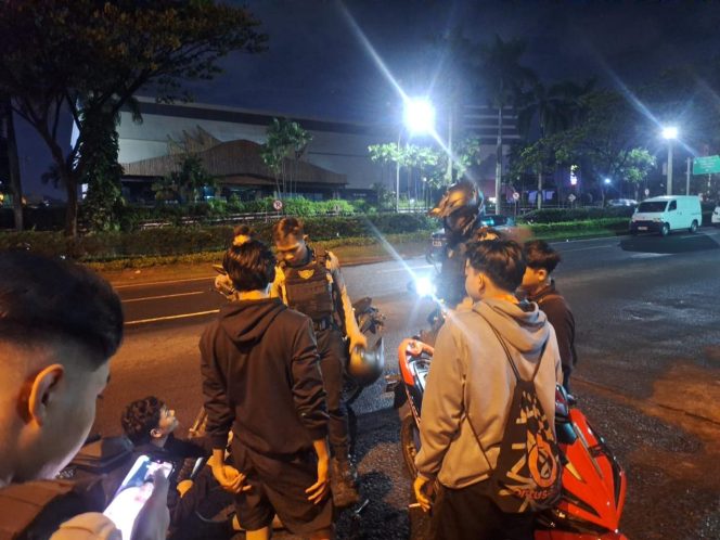 
					Operasi Cipta Kondisi, TP.3 Samapta Polres Tangsel Sisir Titik Rawan Kejahatan