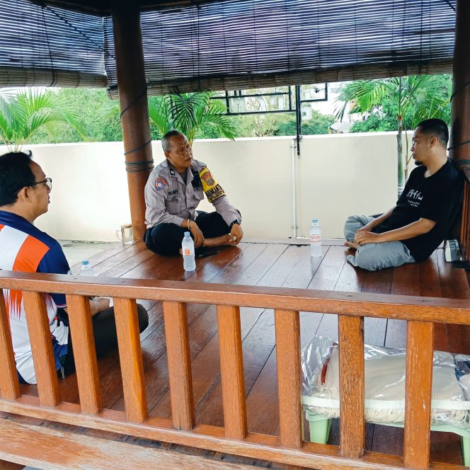 
					Bhabinkamtibmas Serpong Sambangi Tokoh Agama, Jalin Silaturahmi dan Memberikan Himbauan Kamtibmas