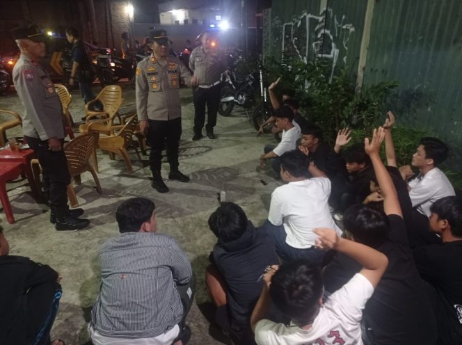 
					Operasi Cipta Kondisi Polsek Cisauk: 14 Remaja Konsumsi Miras Diamankan