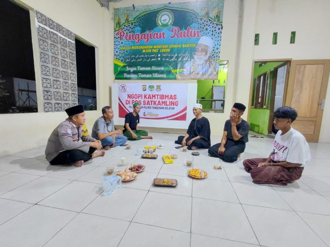 
					Ngopi Kamtibmas di Legok, Polsek Legok Dengarkan Warga dan Sampaikan Pesan Kamtibmas