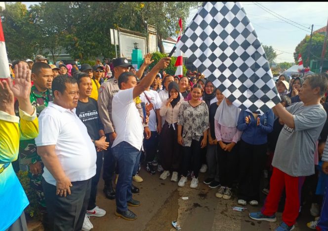 
					Semarak Hari Jadi ke-45 Kelurahan Pamulang Timur, Ribuan Warga Antusias Ikuti Jalan Sehat