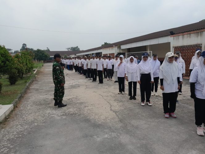 
					Babinsa Jayanti Latih Kepemimpinan Pemuda Lewat Komsos Karakter
