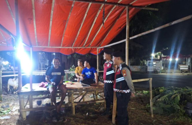 
					Sat Samapta Polres Tangsel Patroli Lokasi Penjualan Hewan Kurban di Lengkong Gudang