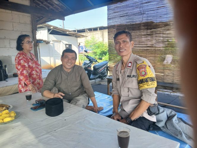 
					Bhabinkamtibmas Kelurahan Bakti Jaya Sambangi Warga, Himbau Orang Tua Antisipasi Tawuran