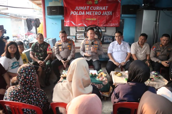
					Sapa Warga Lewat Program “Jum’at Curhat”, Kapolres Tangsel Ajak Warga Perangi Tawuran dan Premanisme