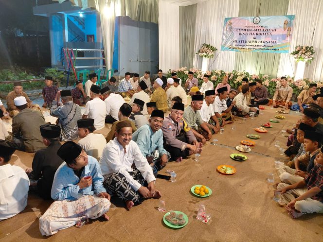 
					Bhabinkamtibmas Desa Legok Hadiri Tahlil disalah Satu Rumah Warga Binaan