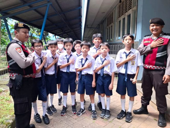 
					Polsek Kelapa Dua Lakukan Pendekatan Humanis ke Pelajar SMP Guna Cegah Tawuran