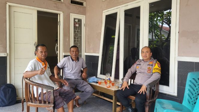 
					Bhabinkamtibmas Pondok Cabe Udik Sambangi RW 01, Ajak Warga Tingkatkan Kewaspadaan
