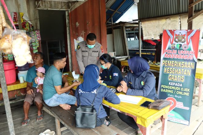 
					Polri Untuk Masyarakat, Polres Ketapang Gelar Pemeriksaan Kesehatan Gratis di Pelabuhan Sukabangun 