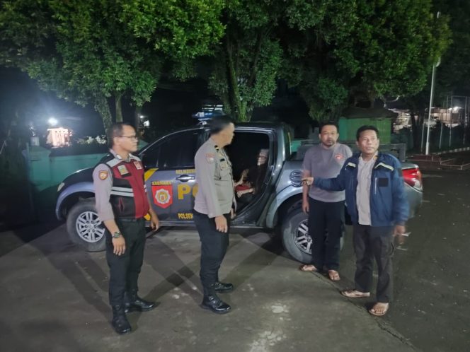 
					Peduli Kemanusiaan, Polsek Serpong Antar Nenek Hingga Pulang ke Rumah
