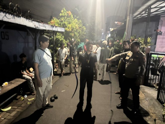 
					Polsek Ciputat Timur Bersama Warga Berhasil Gagalkan Aksi Tawuran Remaja di Kelurahan Rangas