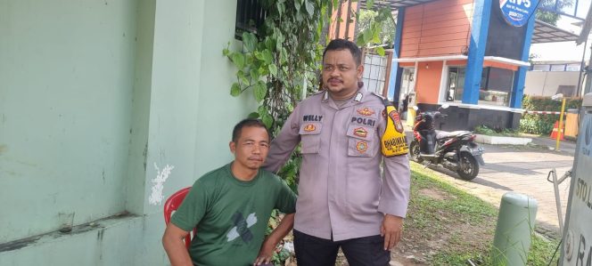 
					Dekatkan Diri ke Masyarakat, Bhabinkamtibmas Serpong Lakukan Sambang