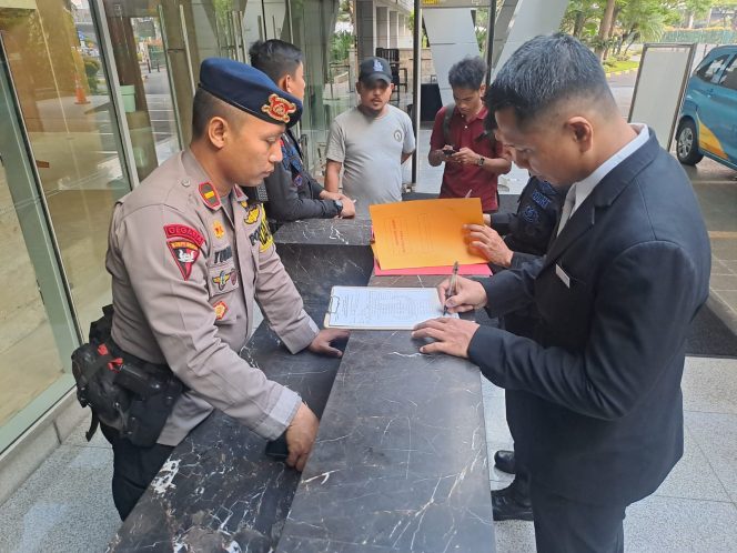 
					Brimob Polda Metro Jaya Sterilkan Hotel Kempinski dan Amankan Lokasi Kunjungan Delegasi Turkish Gendarmerie