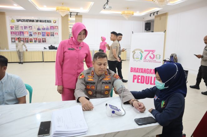 
					Polri Untuk Masyarakat, Polres Ketapang Gelar Bakti Kesehatan Donor Darah Jelang Hari Bhayangkara Ke-79