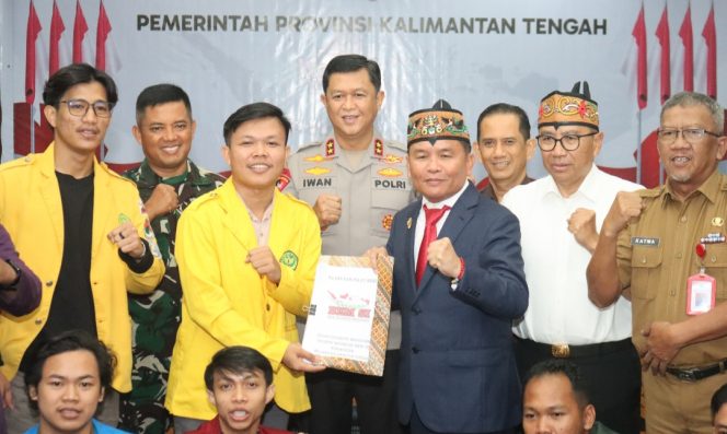 
					Bersama Forkopimda, Kapolda Kalteng Dampingi Gubernur Audiensi Bersama BEM Se- Kalteng