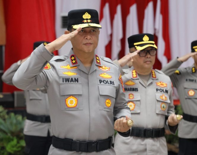 
					Dipimpin Kapolri, Kapolda Kalteng Hadiri Upacara Pemulihan Nilai-Nilai Luhur Tribrata Secara Virtual