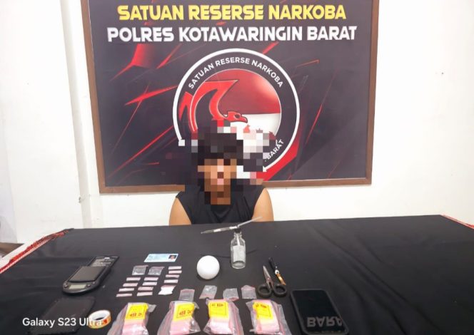 
					Sembunyikan Narkotika di Bolam Lampu, Pemuda Ini Diamankan Polres Kobar