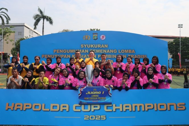 
					Polres Tangsel Raih Prestasi di HUT Bhayangkara ke-79, Tim Polwan Juara Mini Soccer Kapolda Cup 2025