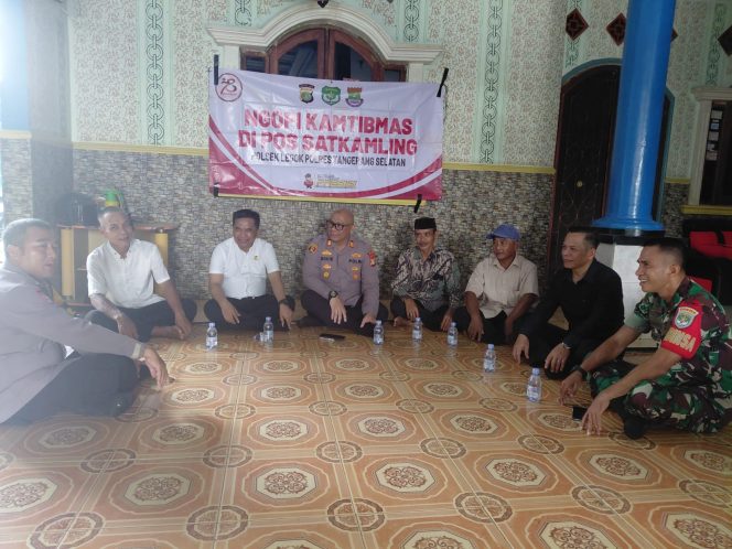 
					Ngopi Kamtibmas, Kapolsek Legok Dengarkan Aspirasi Warga