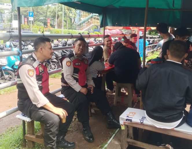 
					Unit Samapta Polsek Serpong Sambangi Warga, Cegah Tawuran dan Kejahatan Jalanan