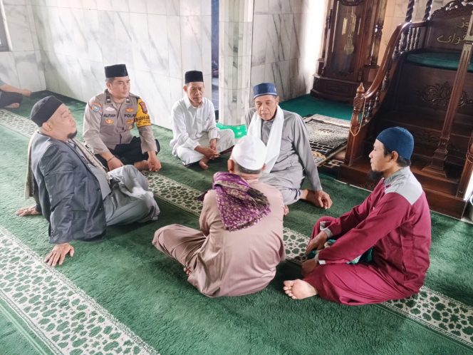 
					Pererat Ukhuwah, Bhabinkamtibmas Silahturahmi dengan Tokoh Agama di Pakulonan