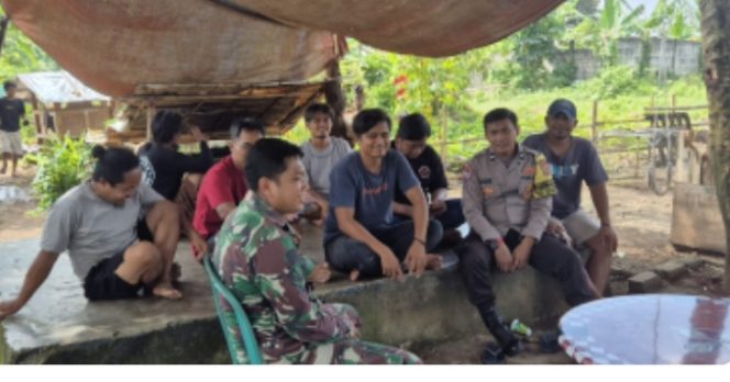 
					Bhabinkamtibmas dan Babinsa Pagedangan Sambangi Kampung Pabuaran
