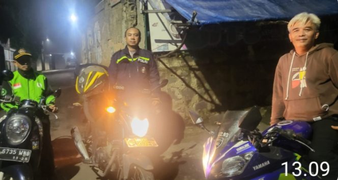 
					Bhabinkamtibmas Pondok Cabe Udik Sambang Dini Hari, Ajak Warga Waspada Kejahatan Jalanan