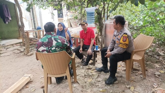 
					Cegah Kejahatan Jalanan, Bhabinkamtibmas Pakulonan Sambangi Ketua RT