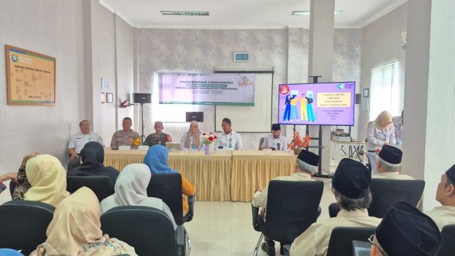 
					Polsek Ciputat Timur Hadiri Deklarasi RW Bebas TBC di Kelurahan Cirendeu