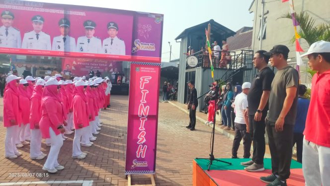 
					Koramil 11/Pasar Kemis Kawal Jalan Sehat HUT RI di Sindang Jaya