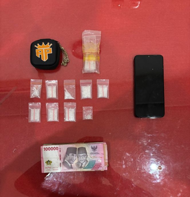 
					Dalam Kurun Waktu 8 Jam, Tim Gabungan Polres Ketapang Ungkap 2 Kasus Narkoba di Kecamatan Air Upas