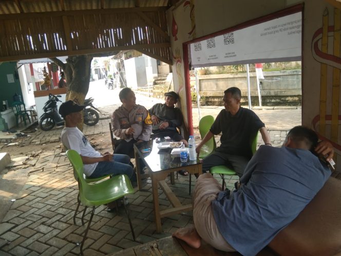 
					Bhabinkamtibmas Curug Sangereng Sambangi Warga, Ajak Waspada Bahaya Kebakaran