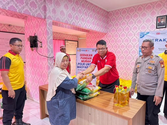 
					Polsek Kelapa Dua Gelar Gerakan Pangan Murah, Bantu Warga Dapatkan Sembako Dengan Harga Terjangkau
