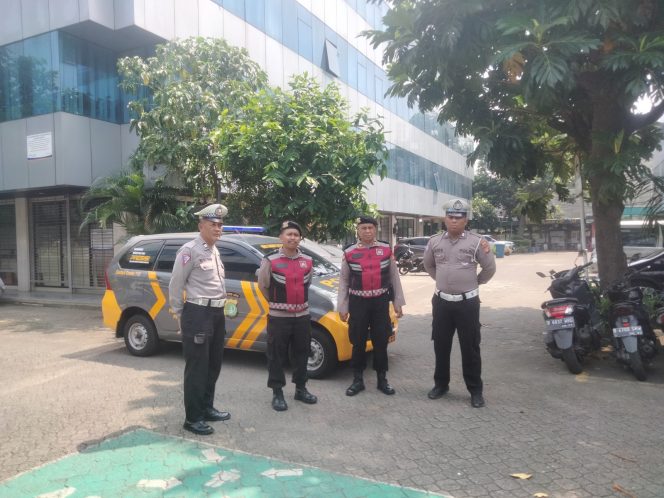 
					Polsek Ciputat Timur Gelar Patroli Strong Point Antisipasi Tawuran dan Curanmor