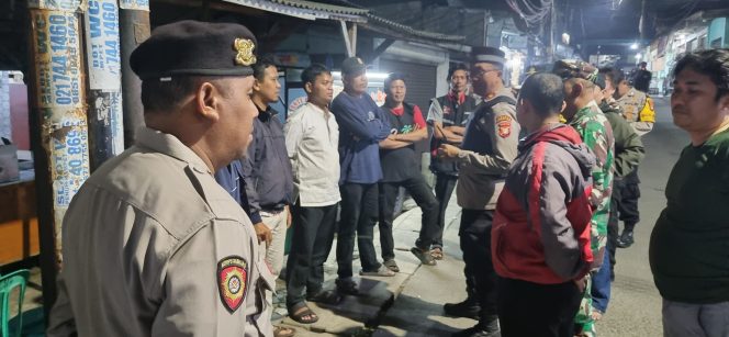 
					Patroli Gabungan Skala Besar Siaga Satu di Wilayah Hukum Polsek Ciputat Timur
