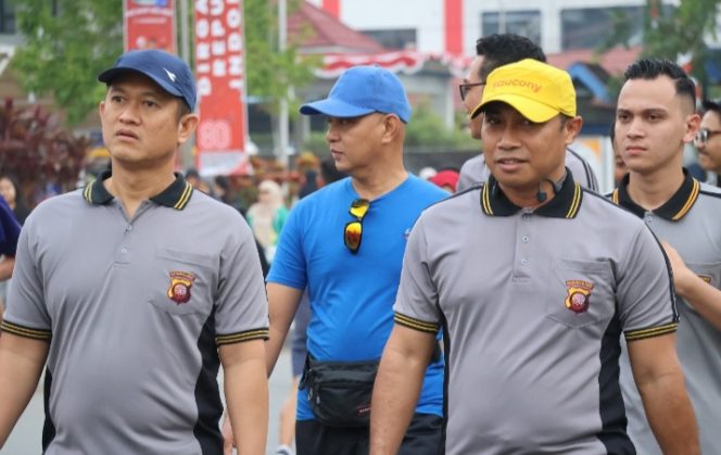 
					Sambut HUT RI ke-80, Kapolresta Pontianak Gelar Olahraga Bersama Masyarakat di CFD di Jalan A. Yani Mega Mall