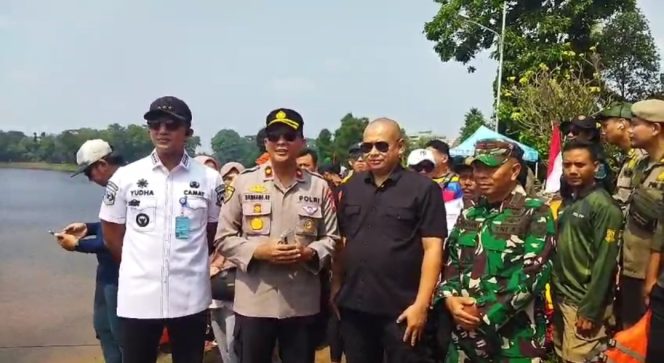 
					Pembentangan Bendera Raksasa di Situ Gintung Meriahkan HUT ke-80 RI