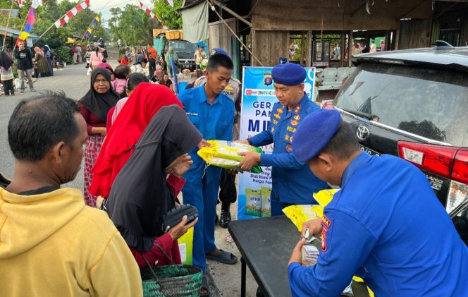 
					Gerakan Pangan Murah Ditpolairud Polda Kalteng Hadir Bantu Warga