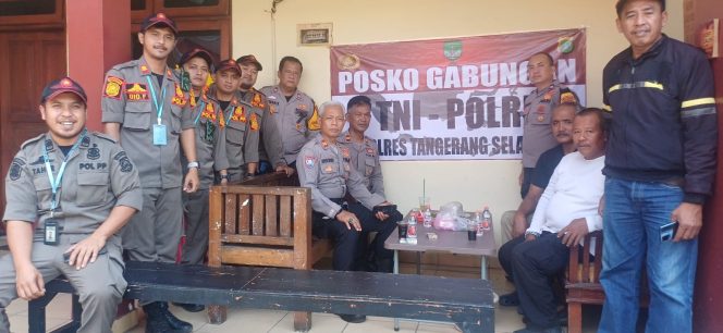 
					Polsek Pamulang Gelar PAM Mako di Posko Gabungan Bersama TNI, Satpol PP, dan Pokdarkamtibmas