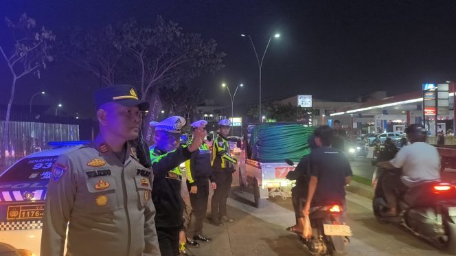 
					Polres Tangsel Gelar Patroli Skala Besar, Jaga Kondusivitas Sore hingga Malam Hari