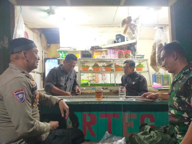 
					Dekat dengan Warga, Bhabinkamtibmas Kelapa Dua Laksanakan DDS dan Cooling System untuk Jaga Keamanan Lingkungan