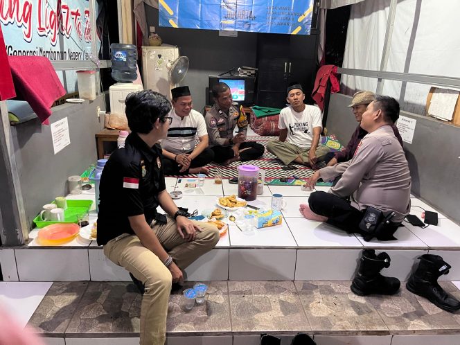 
					Polsek Pondok Aren Gelar Siskamling Terpadu di Jurang Mangu Timur, Warga Antusias Jaga Kamtibmas